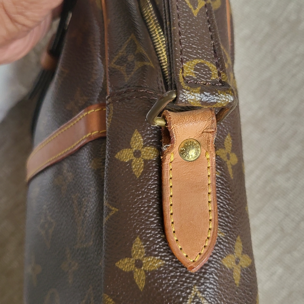 LOUIS VUITTON Shoulder Bag Danube GM Monogram, Authentic!! - Picture 9 of 16